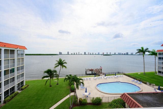 105 Paradise Harbour Boulevard 502, North Palm Beach, FL 33408