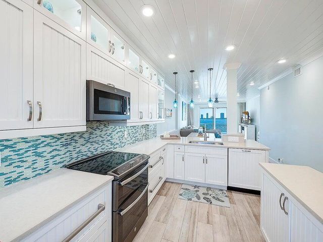 105 Paradise Harbour Boulevard 502, North Palm Beach, FL 33408