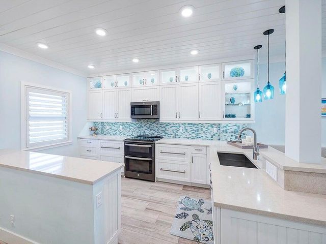 105 Paradise Harbour Boulevard 502, North Palm Beach, FL 33408