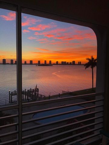 105 Paradise Harbour Boulevard 502, North Palm Beach, FL 33408