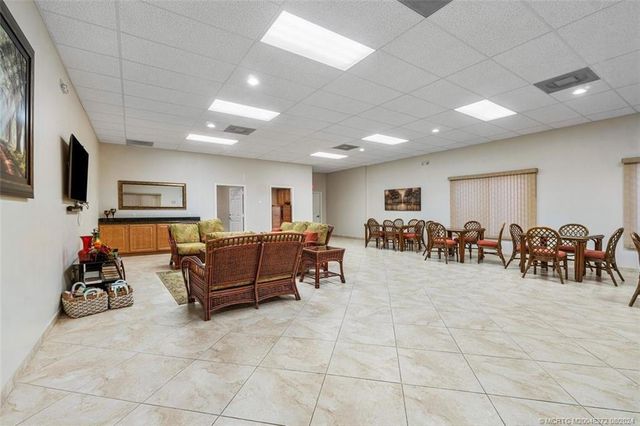 105 Paradise Harbour Boulevard 502, North Palm Beach, FL 33408