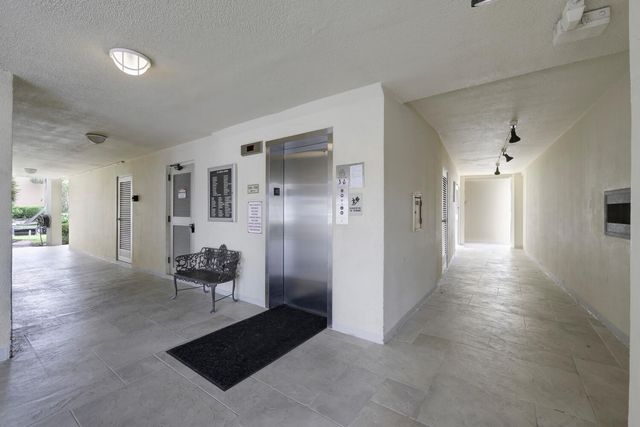 105 Paradise Harbour Boulevard 502, North Palm Beach, FL 33408