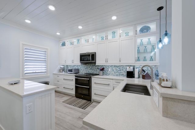 105 Paradise Harbour Boulevard 502, North Palm Beach, FL 33408
