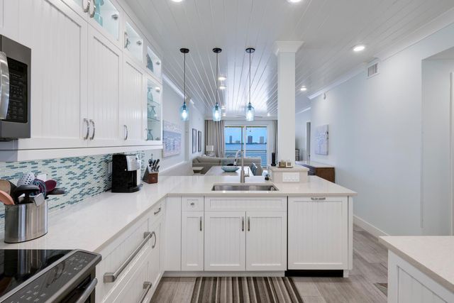 105 Paradise Harbour Boulevard 502, North Palm Beach, FL 33408