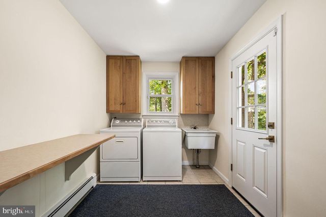 2090 UNION HILL RD, Malvern, PA 19355