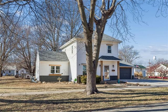 622 Oak Street, Wellsville, KS 66092