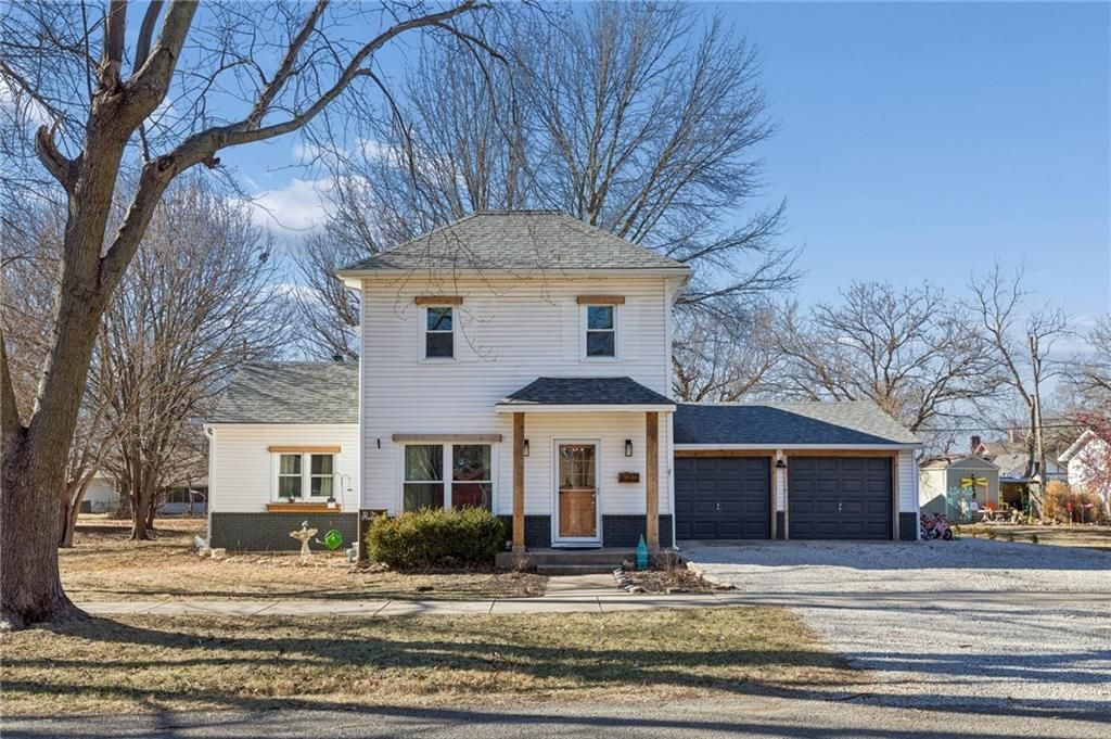 622 Oak Street, Wellsville, KS 66092