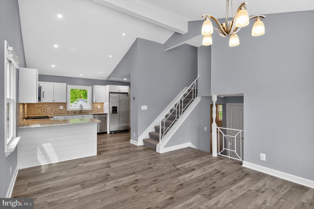 Image 10 of property listing at 416 SUDBURY RD, Linthicum Heights, MD 21090