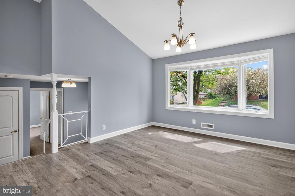 Image 11 of property listing at 416 SUDBURY RD, Linthicum Heights, MD 21090