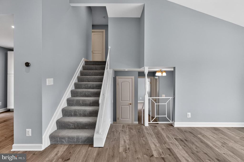 Image 13 of property listing at 416 SUDBURY RD, Linthicum Heights, MD 21090