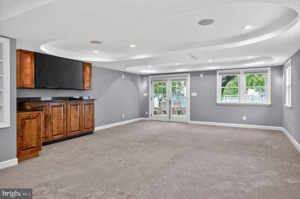 Image 15 of property listing at 416 SUDBURY RD, Linthicum Heights, MD 21090