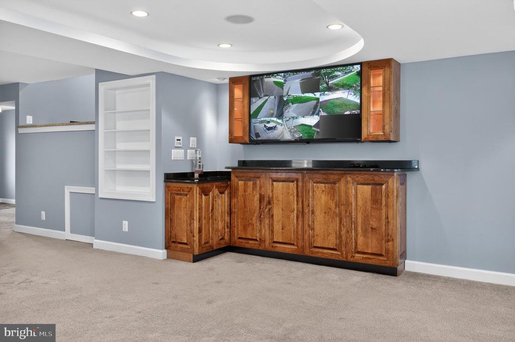 Image 17 of property listing at 416 SUDBURY RD, Linthicum Heights, MD 21090