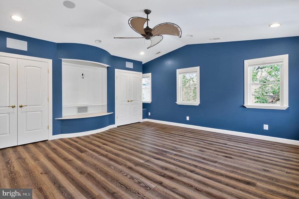 Image 20 of property listing at 416 SUDBURY RD, Linthicum Heights, MD 21090