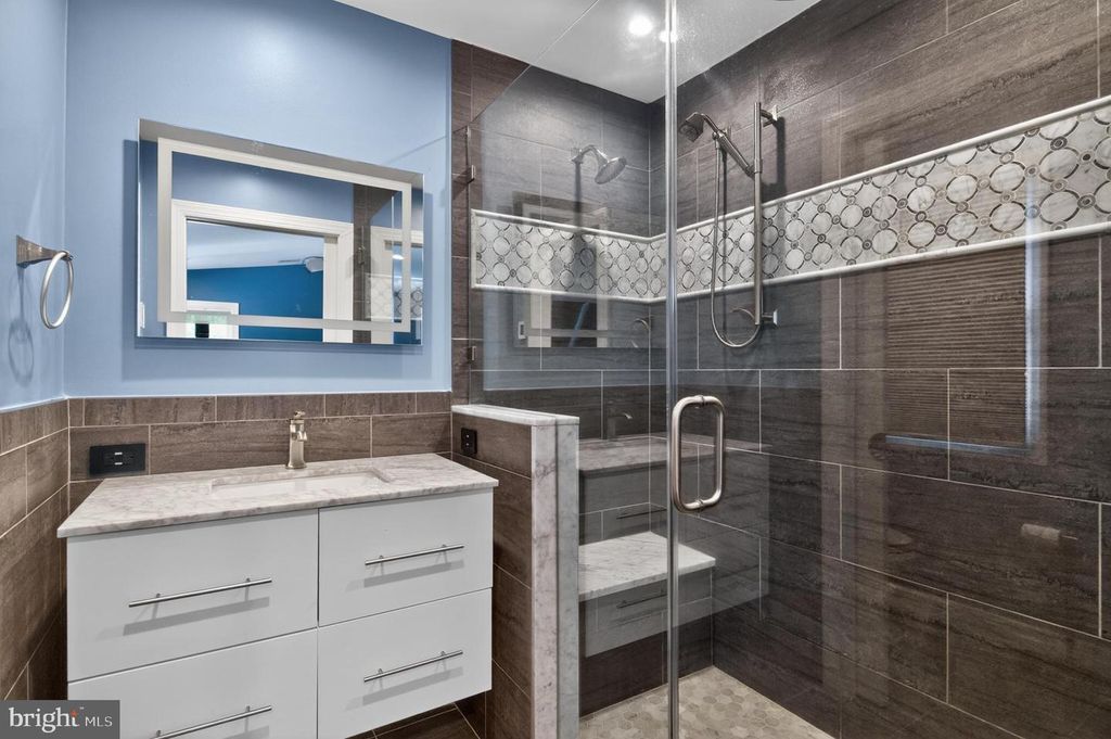 Image 22 of property listing at 416 SUDBURY RD, Linthicum Heights, MD 21090