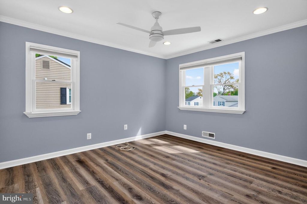 Image 24 of property listing at 416 SUDBURY RD, Linthicum Heights, MD 21090