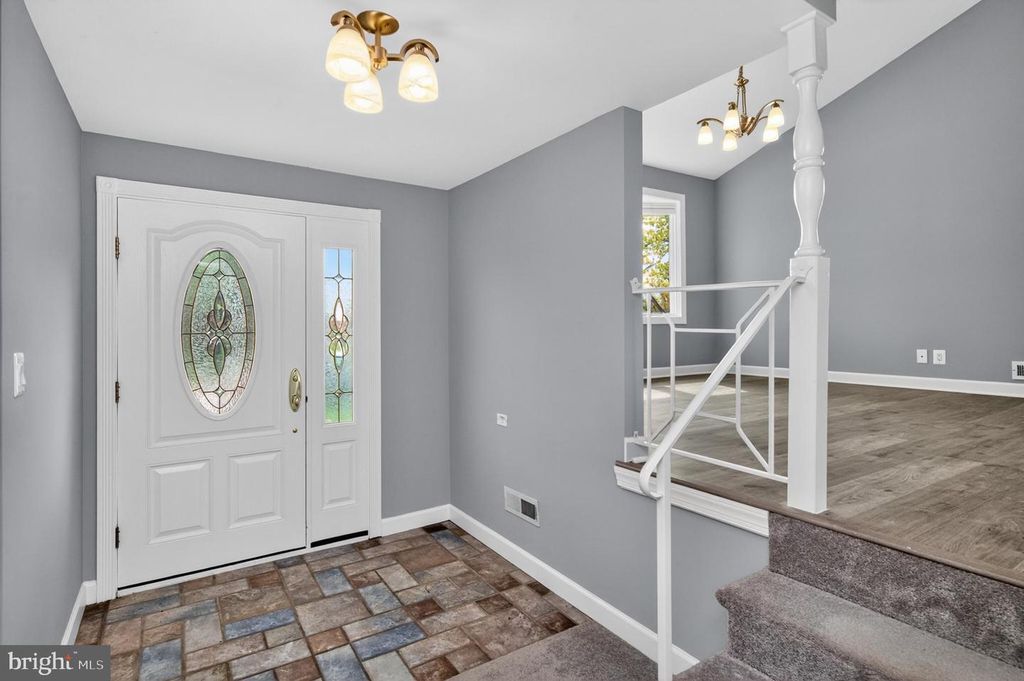 Image 29 of property listing at 416 SUDBURY RD, Linthicum Heights, MD 21090