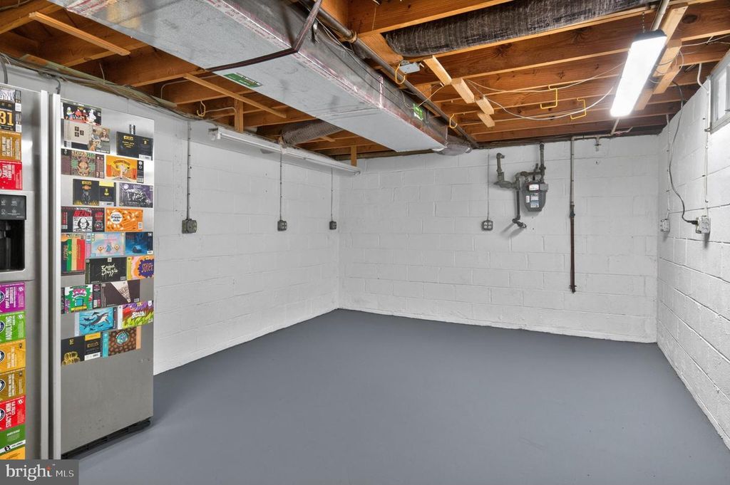 Image 30 of property listing at 416 SUDBURY RD, Linthicum Heights, MD 21090