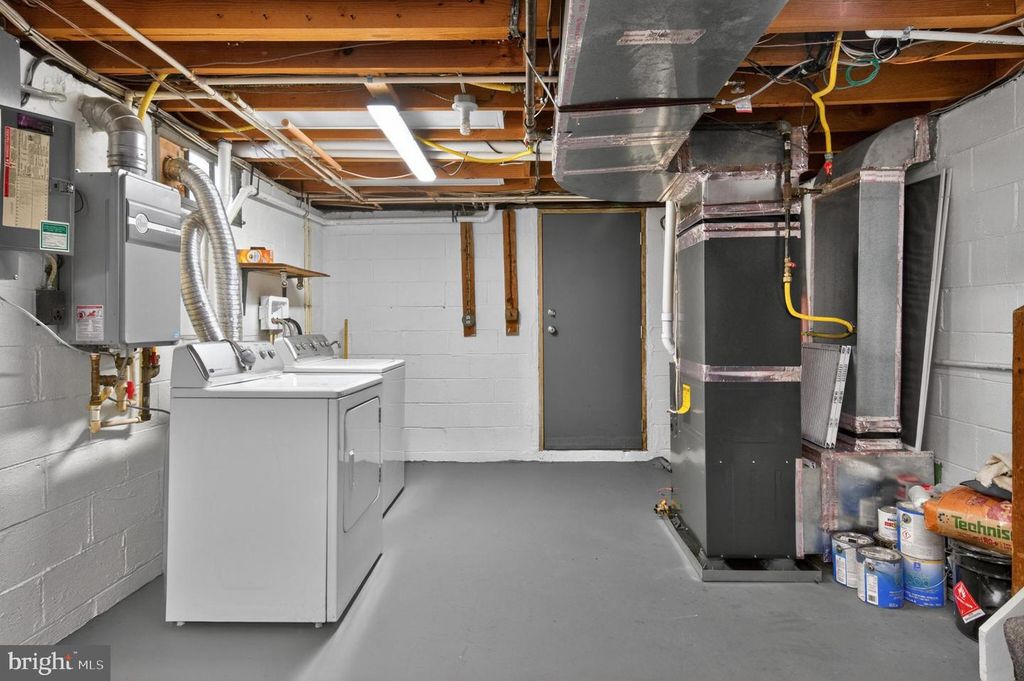 Image 31 of property listing at 416 SUDBURY RD, Linthicum Heights, MD 21090