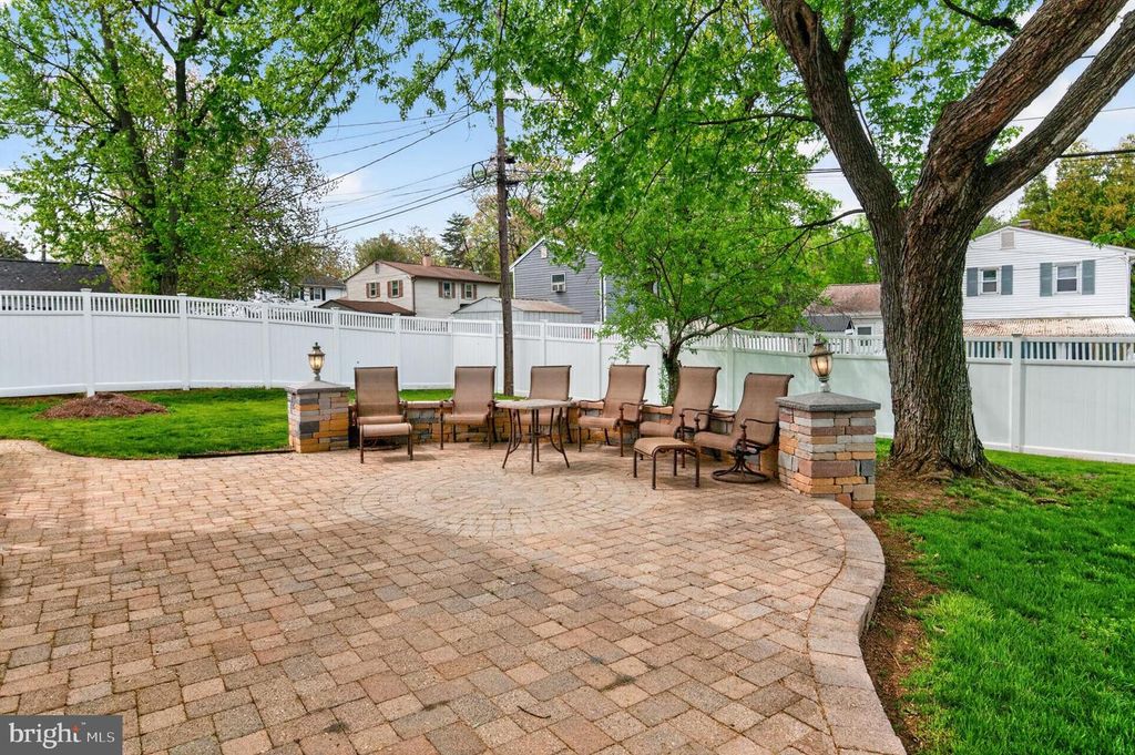 Image 37 of property listing at 416 SUDBURY RD, Linthicum Heights, MD 21090