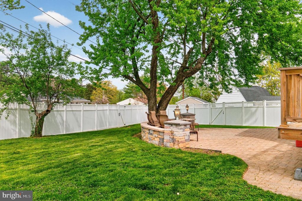 Image 39 of property listing at 416 SUDBURY RD, Linthicum Heights, MD 21090