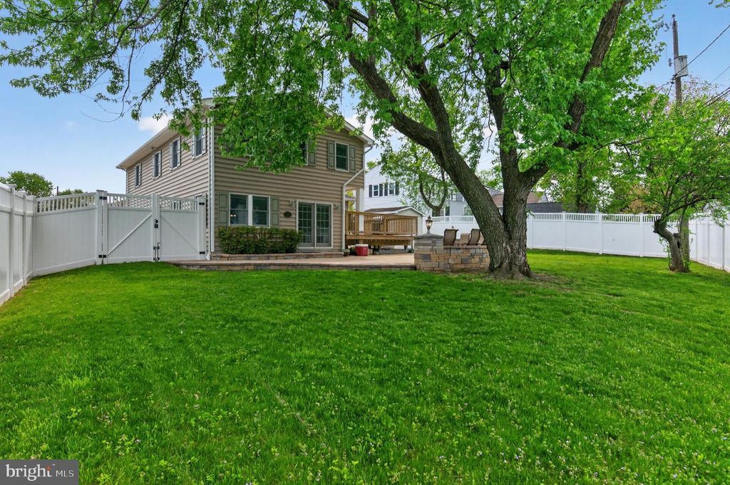 Image 40 of property listing at 416 SUDBURY RD, Linthicum Heights, MD 21090