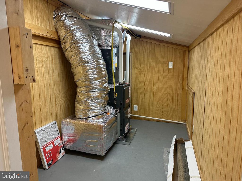 Image 50 of property listing at 416 SUDBURY RD, Linthicum Heights, MD 21090