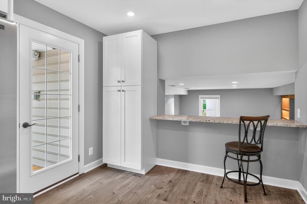 Image 7 of property listing at 416 SUDBURY RD, Linthicum Heights, MD 21090