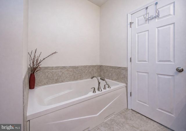 231 RIDING PATH DR, Clayton, DE 19938