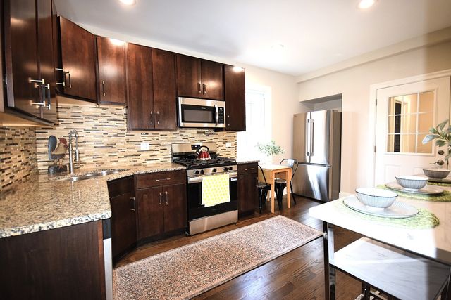 407 S 20th Avenue, Maywood, IL 60153