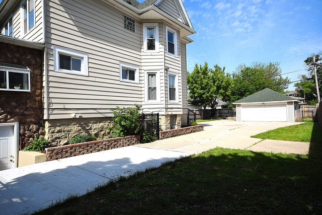 407 S 20th Avenue, Maywood, IL 60153