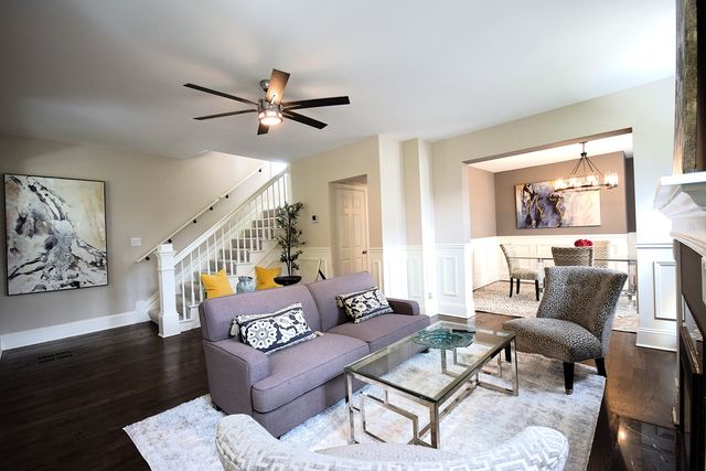407 S 20th Avenue, Maywood, IL 60153