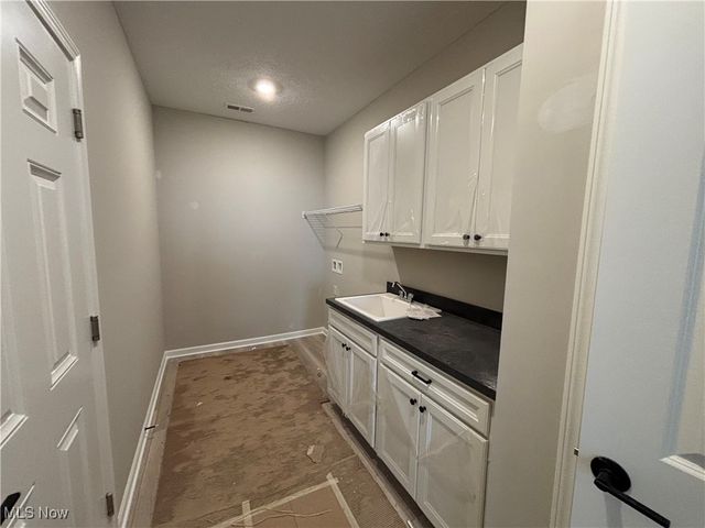 8304 Clydesdale Drive, Mentor, OH 44060