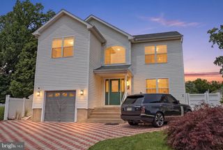 2347 MAPLE AVE, Croydon, PA 19021