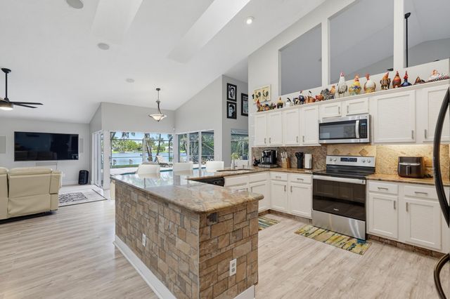 1619 Wiltshire Village Drive, Wellington, FL 33414