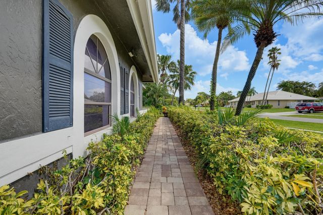 1619 Wiltshire Village Drive, Wellington, FL 33414
