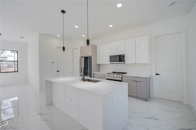 1927 Redmont AVE, Lehigh Acres, FL 33972