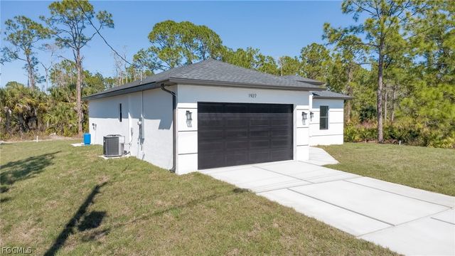 1927 Redmont AVE, Lehigh Acres, FL 33972