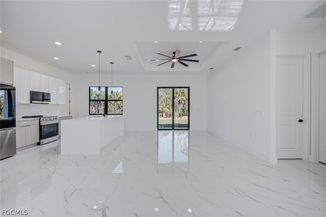 1927 Redmont AVE, Lehigh Acres, FL 33972