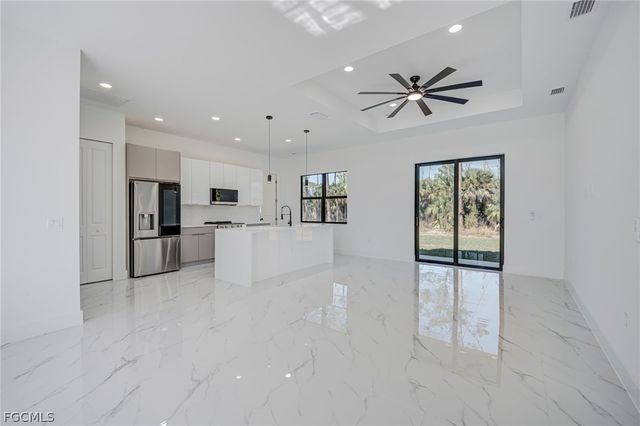 1927 Redmont AVE, Lehigh Acres, FL 33972