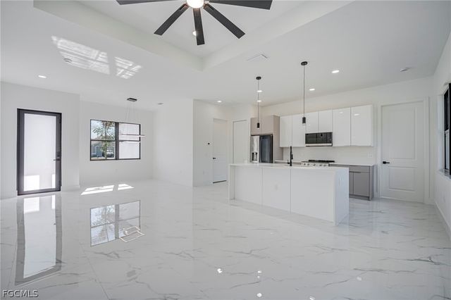 1927 Redmont AVE, Lehigh Acres, FL 33972