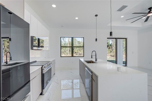 1927 Redmont AVE, Lehigh Acres, FL 33972