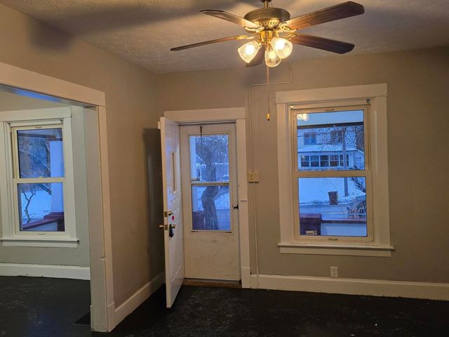 1021 N Rockton Avenue, Rockford, IL 61103