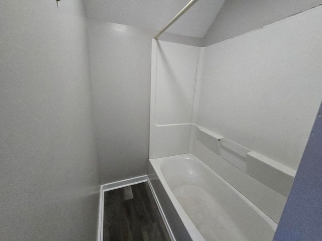 1021 N Rockton Avenue, Rockford, IL 61103