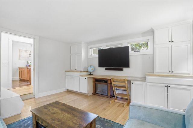 80 Concord St, Maynard, MA 01754
