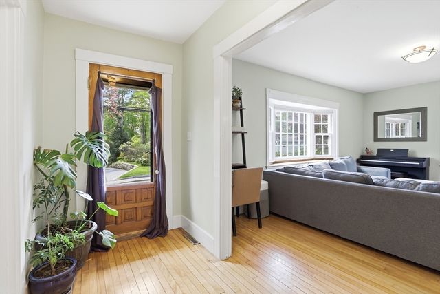 80 Concord St, Maynard, MA 01754