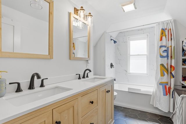 80 Concord St, Maynard, MA 01754