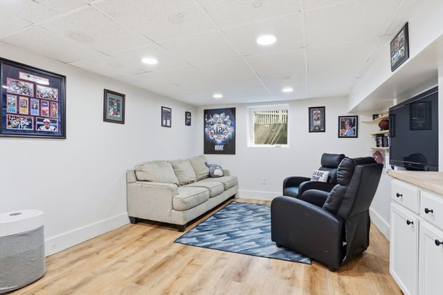 80 Concord St, Maynard, MA 01754