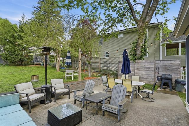 80 Concord St, Maynard, MA 01754