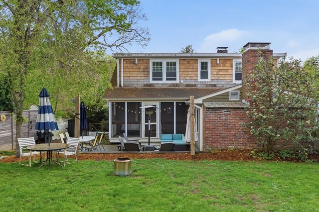 80 Concord St, Maynard, MA 01754