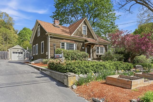 80 Concord St, Maynard, MA 01754